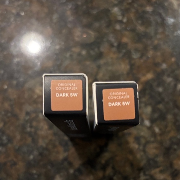 New Two bareMinerals Original Liquid Mineral Concealer - dark 5w - Picture 4 of 4